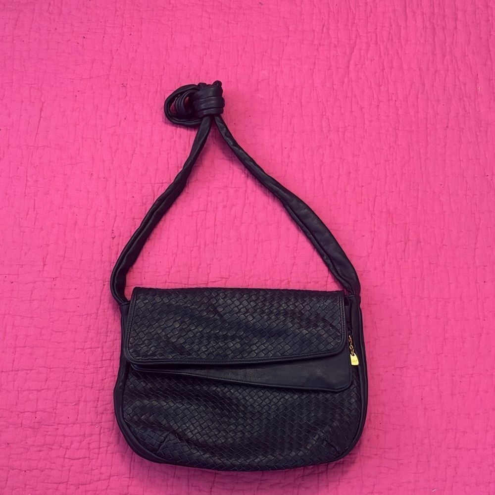 Brio! Elegant navy blue genuine leather Woven Shoulder Bag